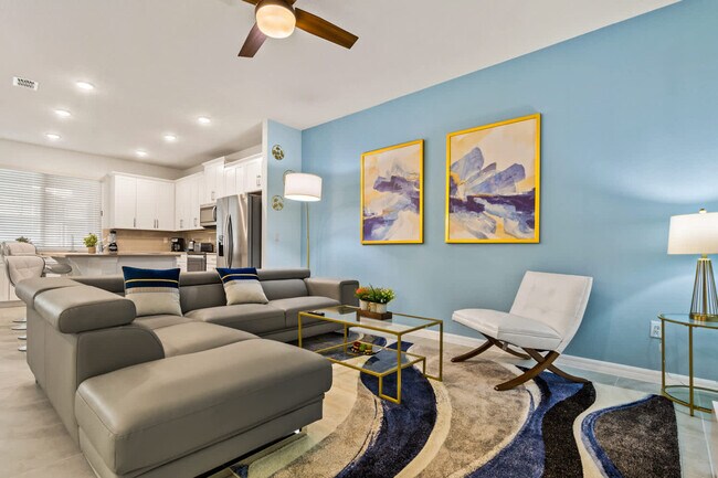 Building Photo - 1828 Tropical Palms Cir