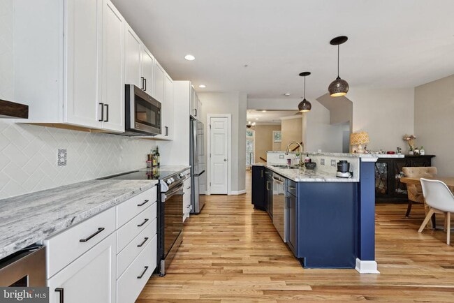 Building Photo - 8154 Skelton Cir