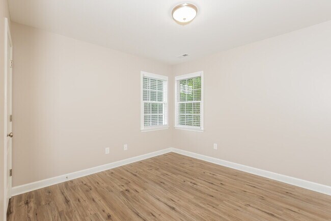 Building Photo - 717 Bennett Ridge Ct