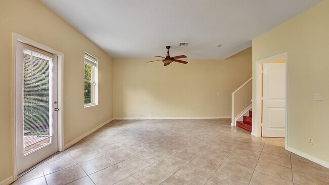 Building Photo - 6439 Azura Lake Rd