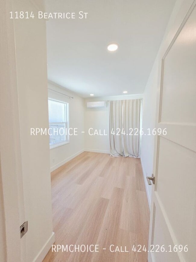 Building Photo - 11814 Beatrice St