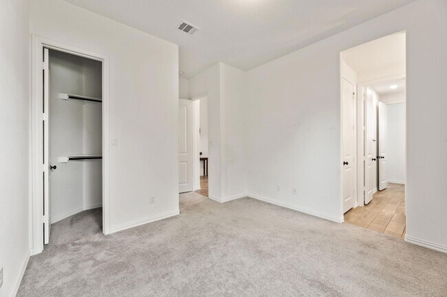 Building Photo - 4700 Topacio Dr