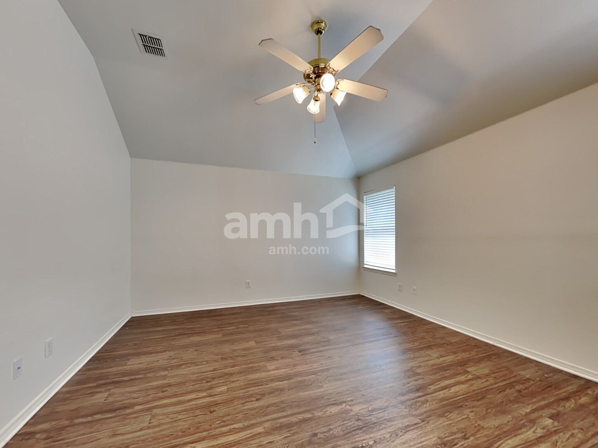 Building Photo - 2923 Tanglebrook Dr