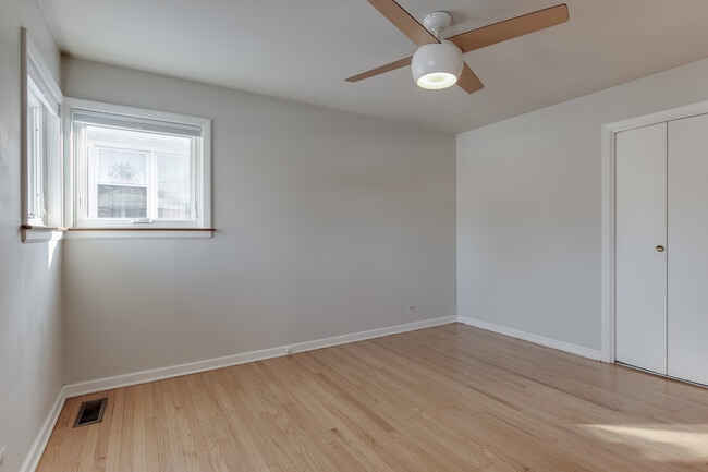 Building Photo - 1311 E Euclid Ave