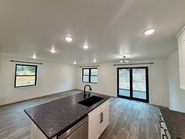 Building Photo - 3 B Raven Rdg Rd