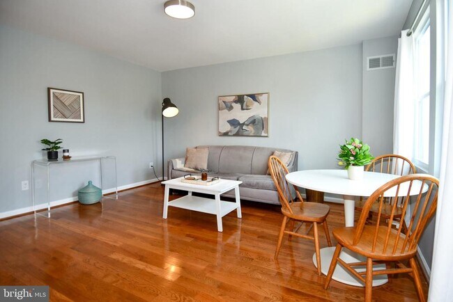 Building Photo - 1643 Montello Ave NE