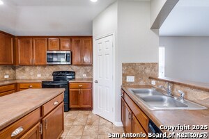 Building Photo - 736 Guna Dr