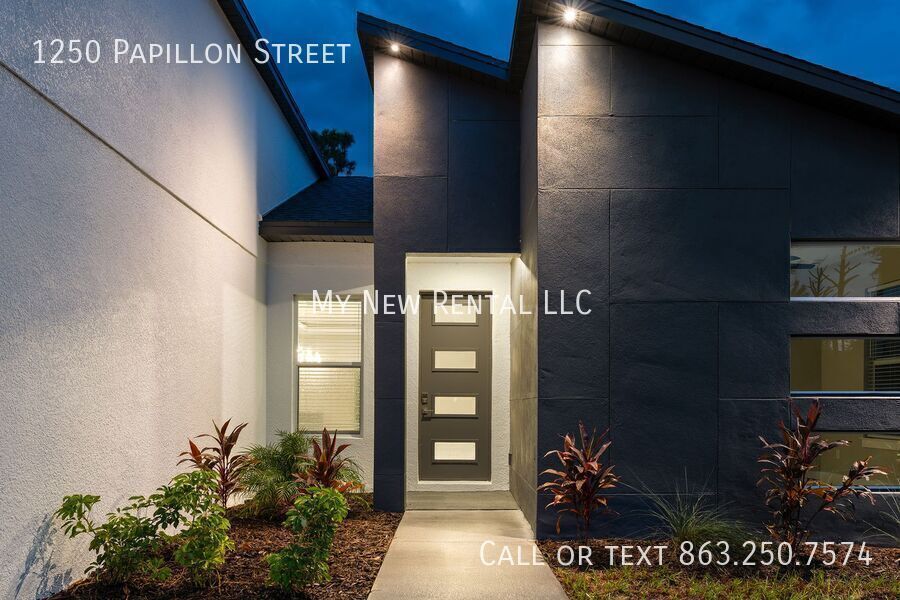 Building Photo - 1250 Papillon St