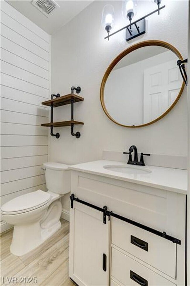 Building Photo - Stunning Home in Gated Community ~ Paseos ...