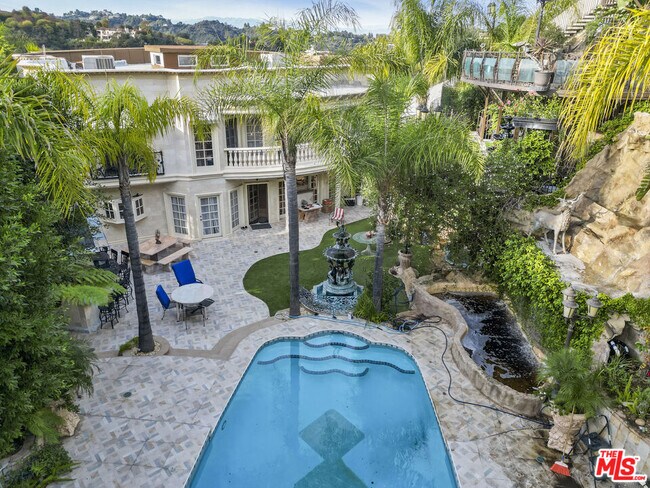 Building Photo - 2258 Gloaming Way