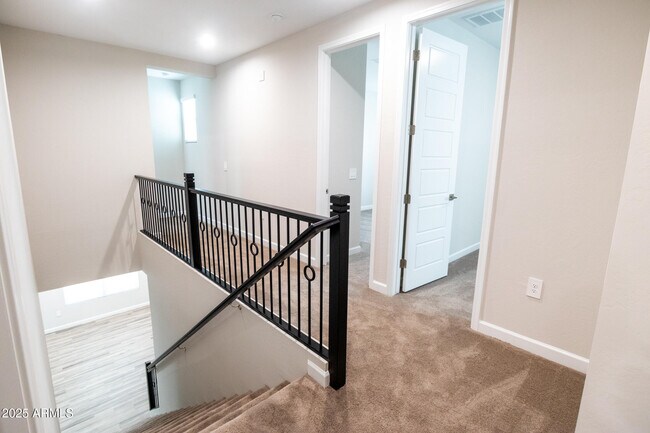 Building Photo - 5128 E Coolbrook Ave