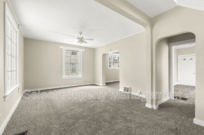 Building Photo - 3712 S Anthony Blvd