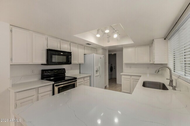 Building Photo - 1343 E Angela Dr