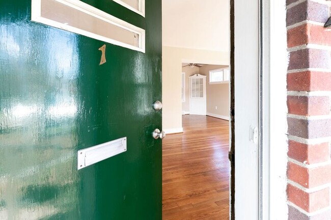 Building Photo - 4820 Chamberlayne Ave
