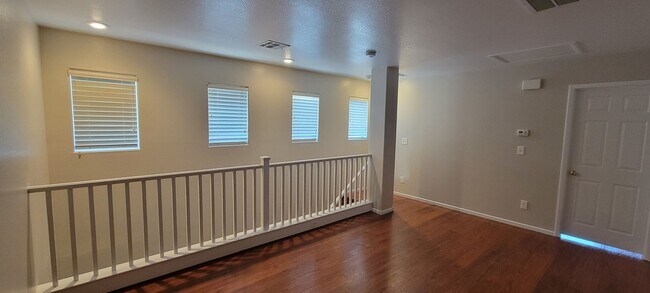 Building Photo - Executive Living Don't Miss Out 4 bdrm