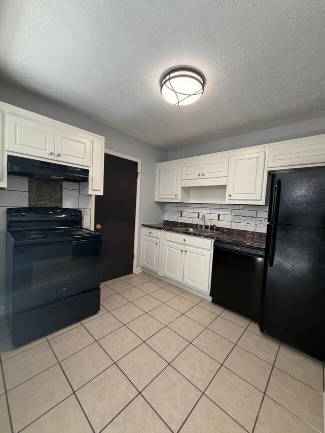 Building Photo - 1424 Springleaf Cir SE