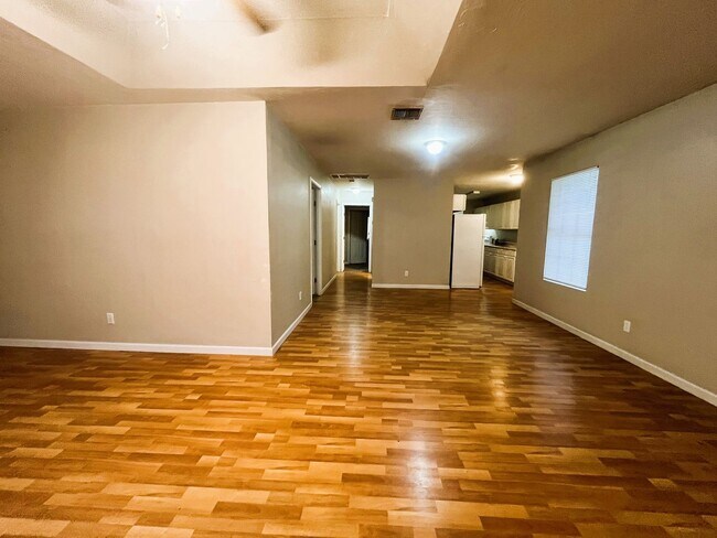 Building Photo - 5008 Drexel Ave