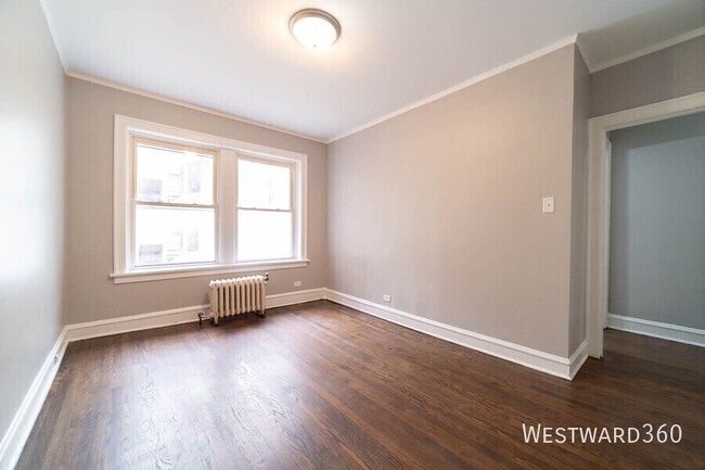 Building Photo - 2136 W Arthur Ave