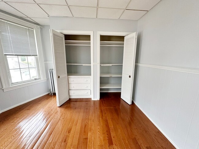 Building Photo - Beautiful 3 BR 1.5 BA Leominster SFH