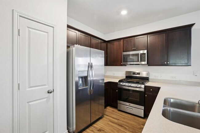 Building Photo - 15312 Sweet Mimosa Dr
