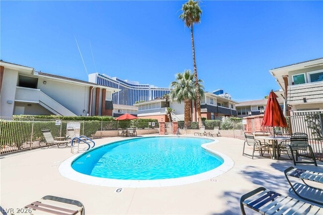 Building Photo - 683 Oakmont Ave