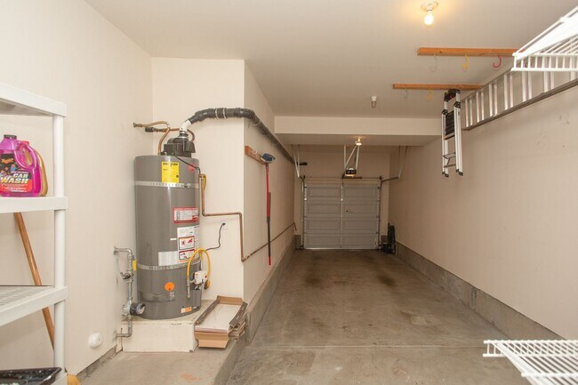 Building Photo - Condo in San Elijo!