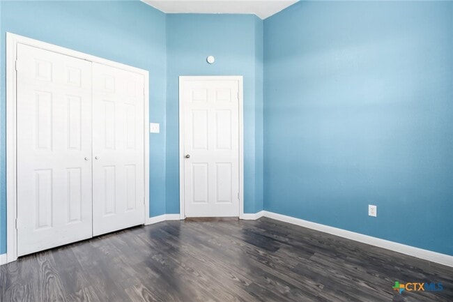 Building Photo - 605 Paintbrush Dr