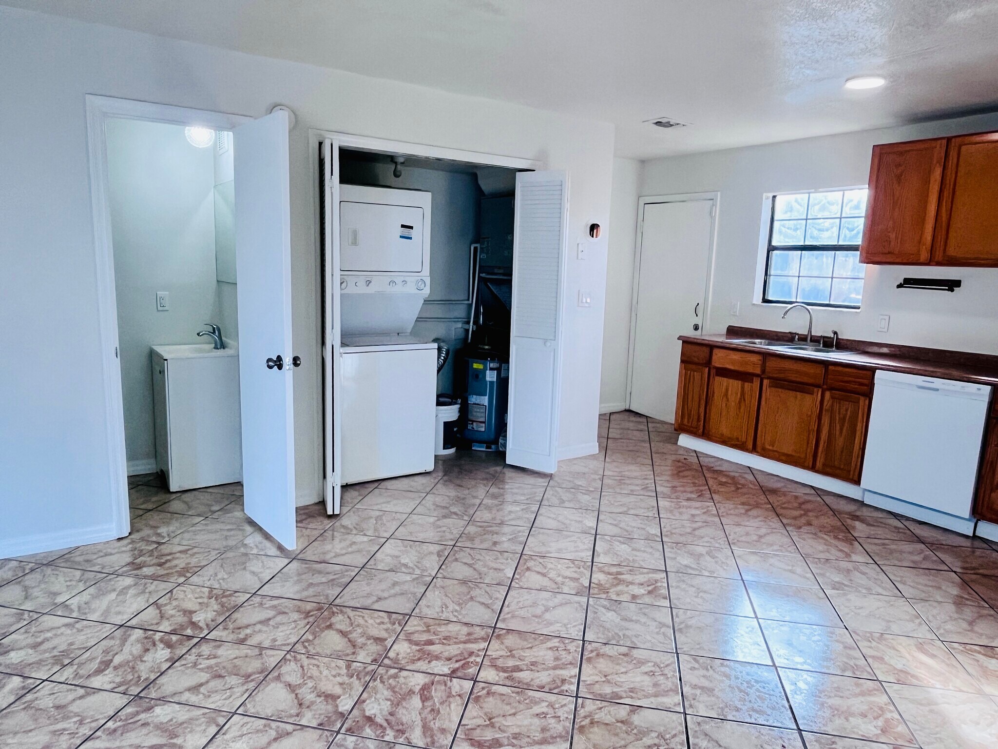 Building Photo - 506 Beechwood Ave