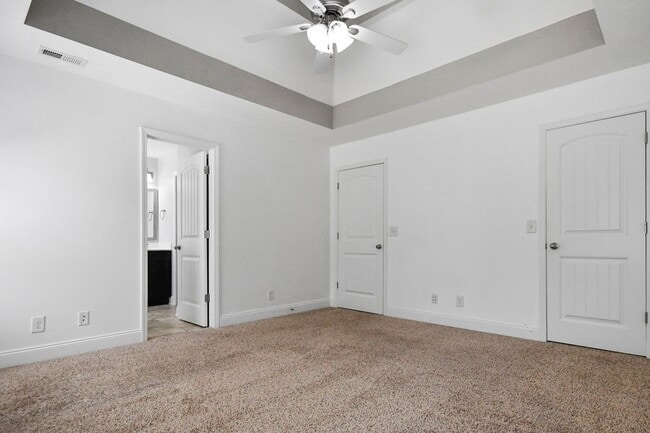 Building Photo - Pet Friendly Four Bedroom!