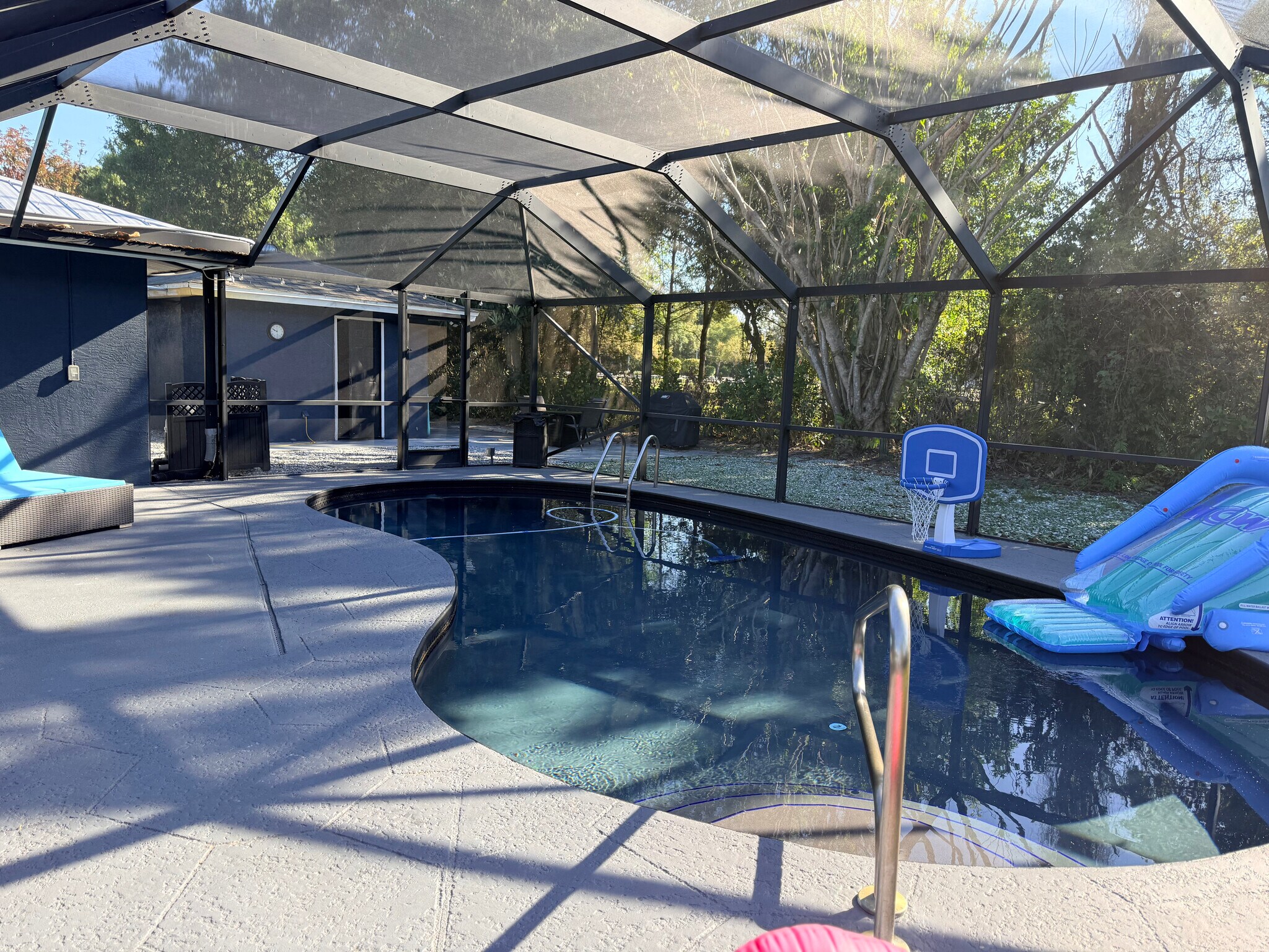 Building Photo - 1210 40th Ave