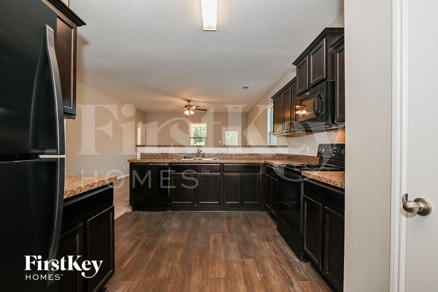 Building Photo - 14237 Stallion Ridge Dr