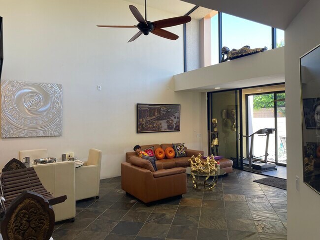 Building Photo - 409 N Avenida Caballeros