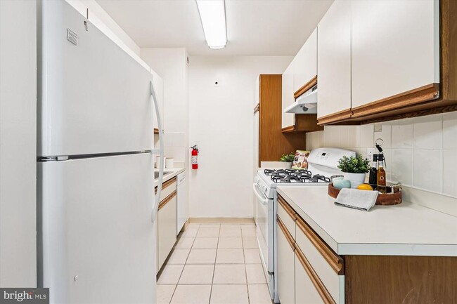 Building Photo - 3601 Wisconsin Ave NW