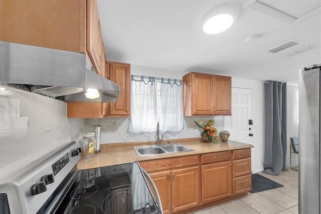 Building Photo - 3394 74th Ave N