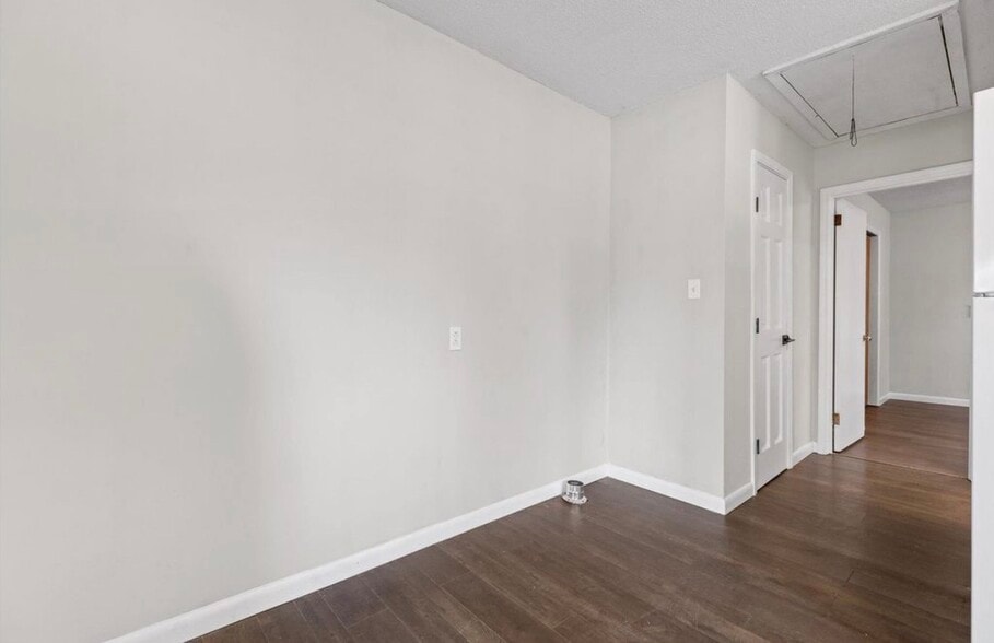 Building Photo - 4331 Lazard St