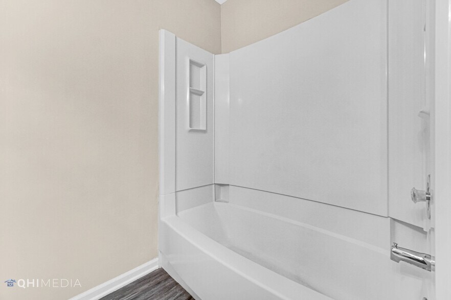 Building Photo - 425 Monmouth Ct