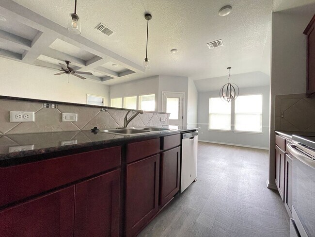 Building Photo - 808 Hickok Dr