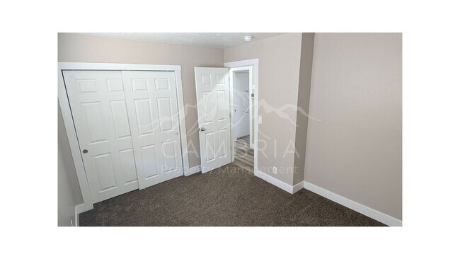 Building Photo - 4 BR House For Rent in Midvale