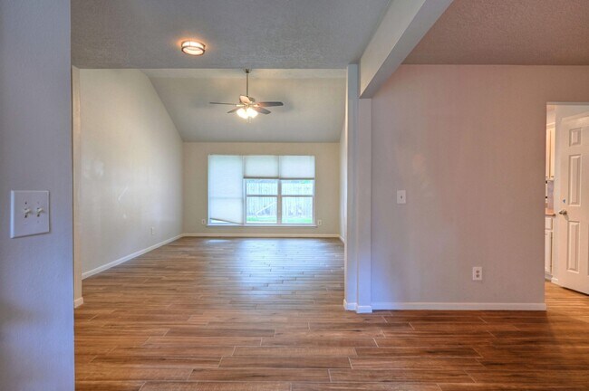Building Photo - 15 White Bark Pl