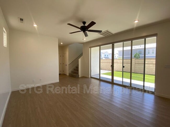 Building Photo - 767 W Scarlet Hill Dr