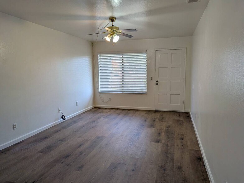 Building Photo - 9277 Corinthian Cir