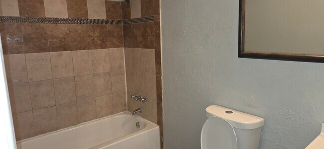 Building Photo - 5620 Hollow Pines Dr