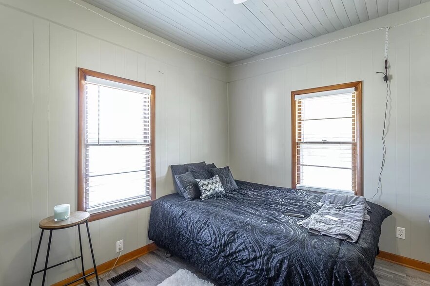 Building Photo - 206 Spruce St