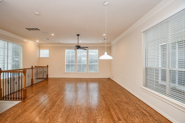 Building Photo - 3126 Clearview Cir