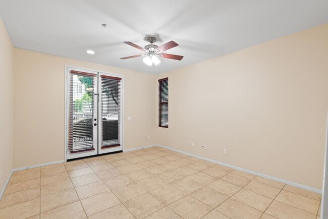 Building Photo - Beautiful 3 BD/2.5 BA, 2 Car Garage, Townh...