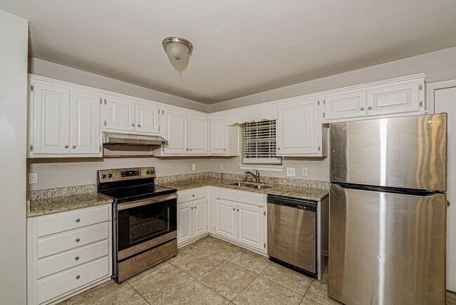 Building Photo - 1684 Brewster Rd