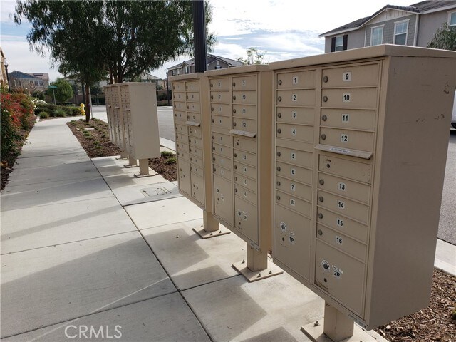 Building Photo - 4725 S Scott Way