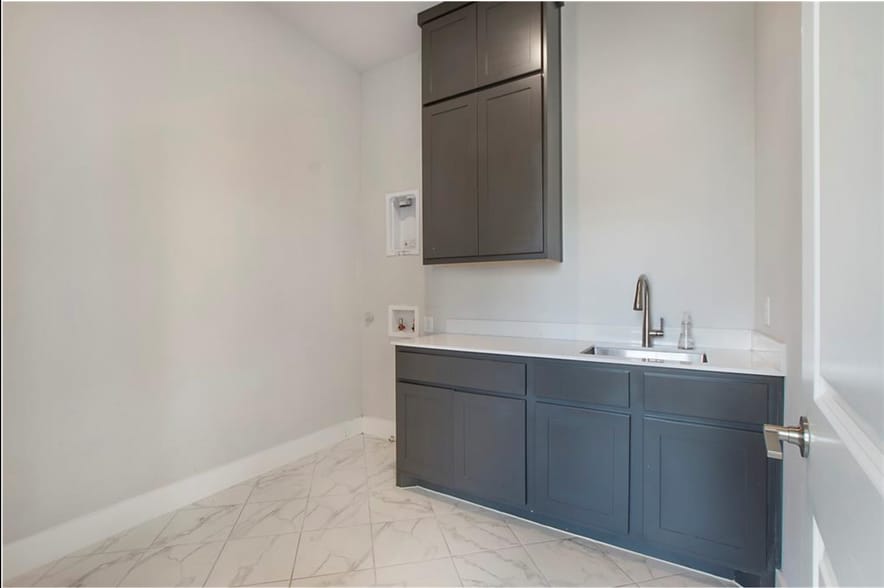 Building Photo - 1005 Cavour Pl