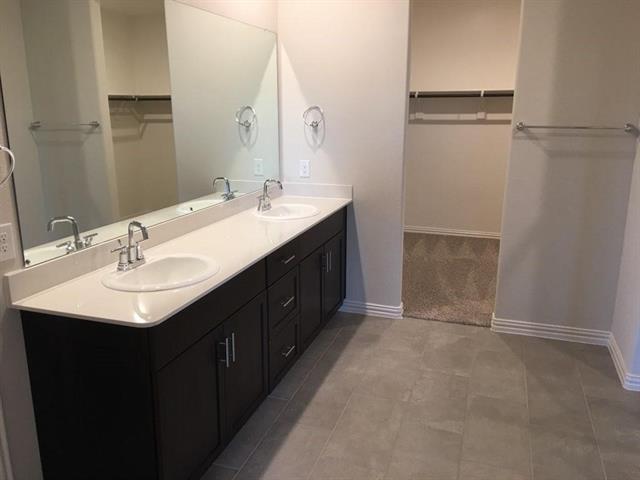 Building Photo - 10520 Katalpa Dr