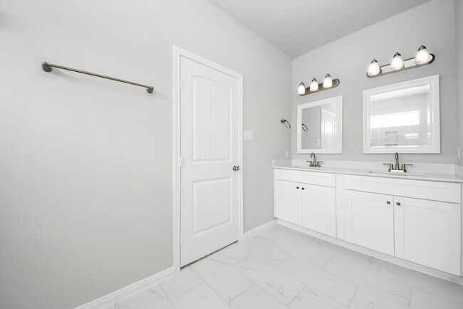 Building Photo - 638 Stovall Dr